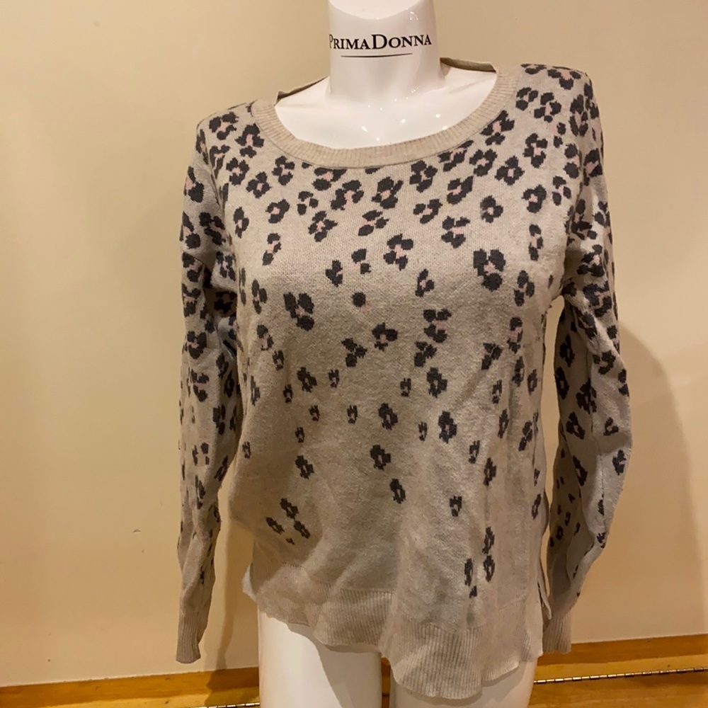 Gap sweater